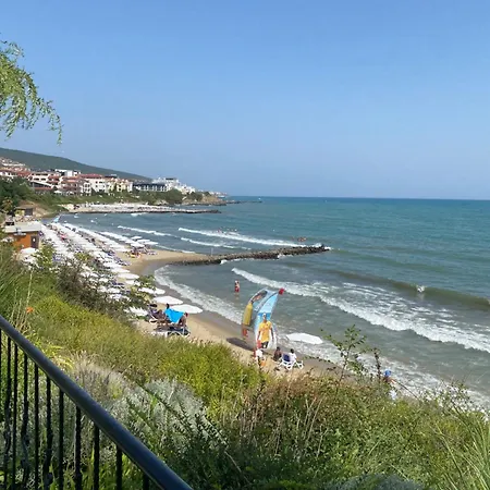 Sea View On The Sunny アパート